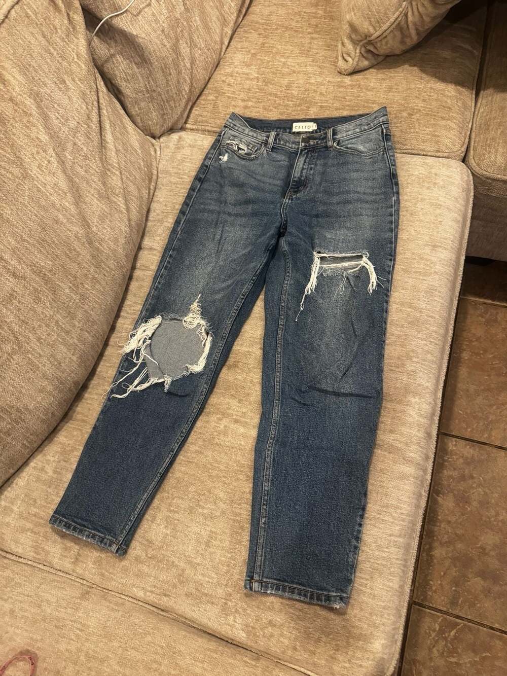 Cello Distressed Jeans Size 7 Medium Wash Blue Denim Ripped